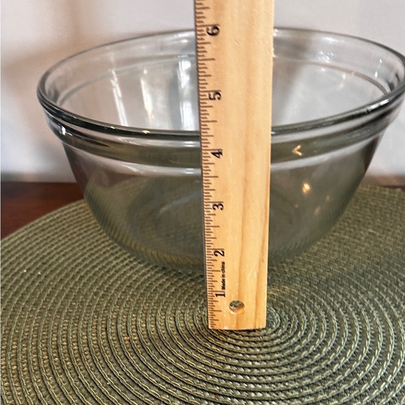 Anchor Hocking Clear Glass Mixing Bowl 2.5 Quart 8.5" Diameter in pristine Shape - Picture 8 of 8